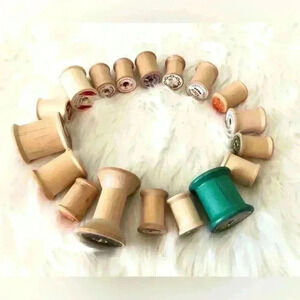 VTG lot of 18 thread wooden spools